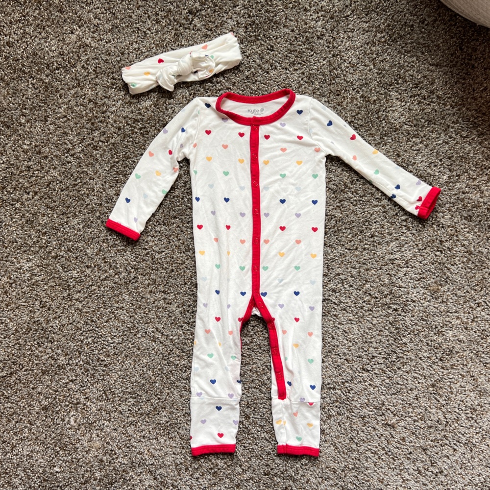 Kyte BABY White and Red Footies Cozy One Piece